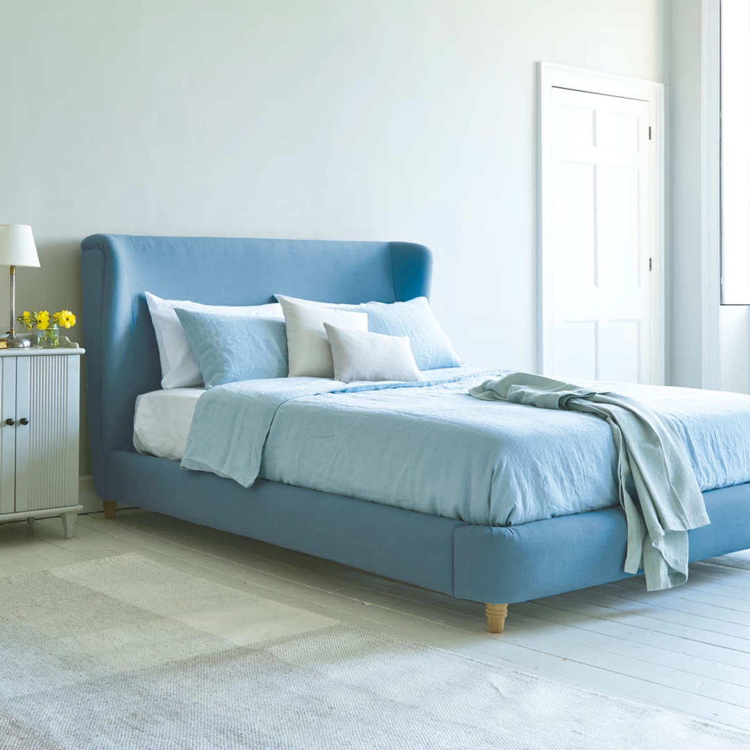 Double Hugger Bed In Thatch House Fabric 2 Double Hugger Bed In Thatch House Fabric - Image 2