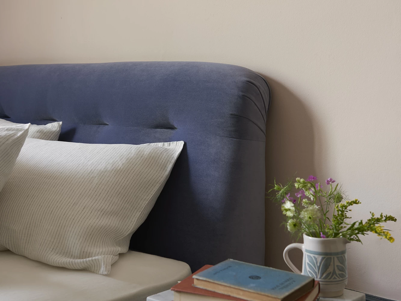 Double Slumbleton Bed In Thatch House Fabric 2 Double Slumbleton Bed In Thatch House Fabric - Image 2