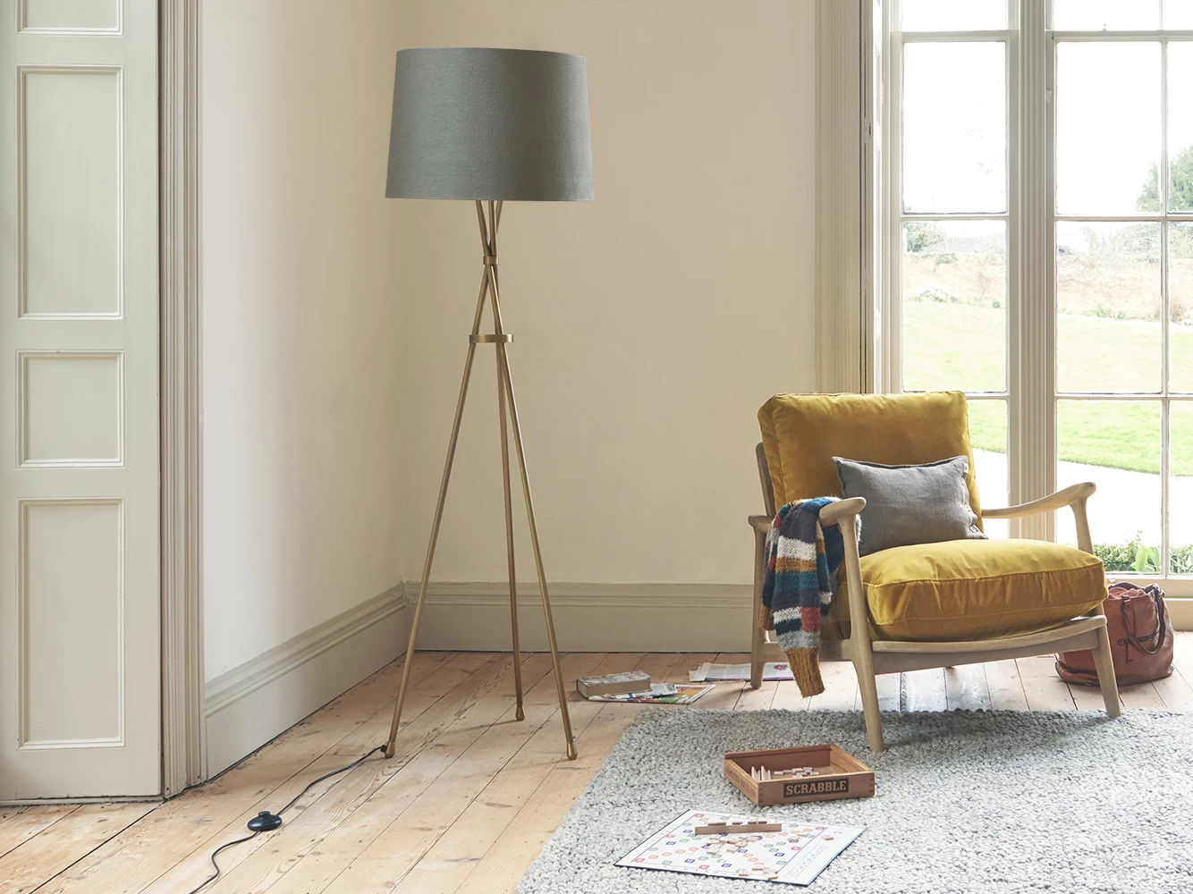 Hat Trick Floor Lamp In Brass With A Dusted Cocoa Clever Vintage Linen Shade 3 Hat Trick Floor Lamp In Brass With A Dusted Cocoa Clever Vintage Linen Shade - Image 3