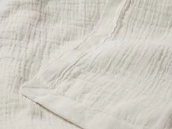 Drapy Throw In Vintage White -furniture 538596 drapy throw in white throw corner close up copy 2